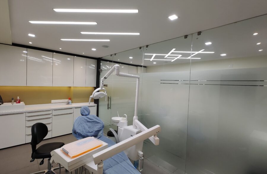 precision-dental-and-implant-Centre-13